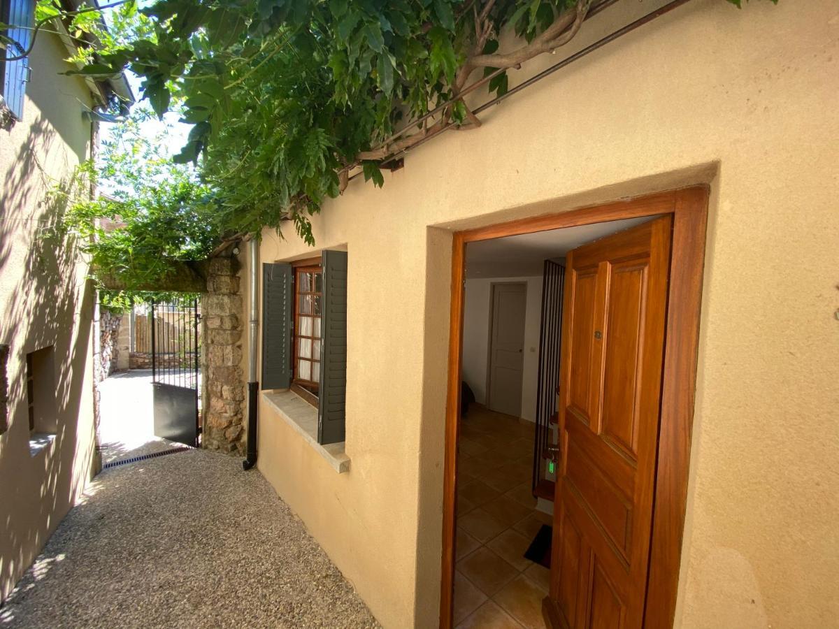 Auberge De La Tour De Brison Sanilhac  Phòng bức ảnh
